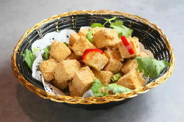 椒鹽豆腐粒 Salt & Pepper Tofu 